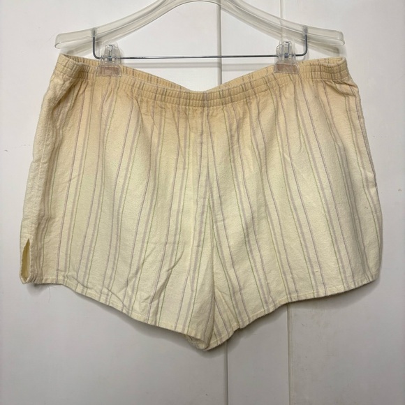 Vintage 80s Laura Adams Pale Yellow Floral Flannel Pajama Set Crop Tank Shorts - Picture 8 of 12